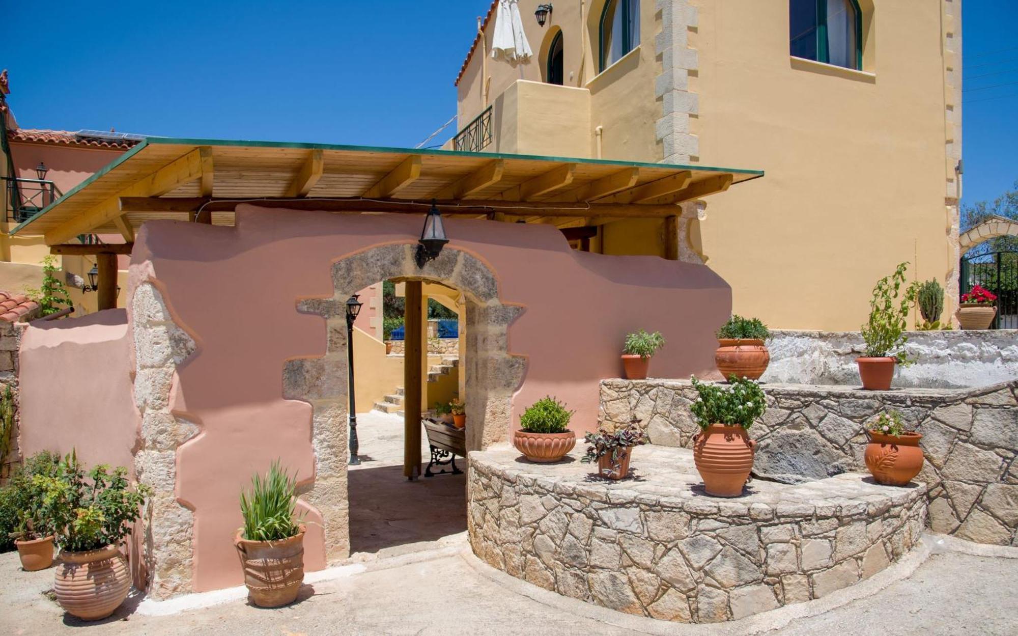 Skandalis Apartments With Pool Chorafakia Dış mekan fotoğraf